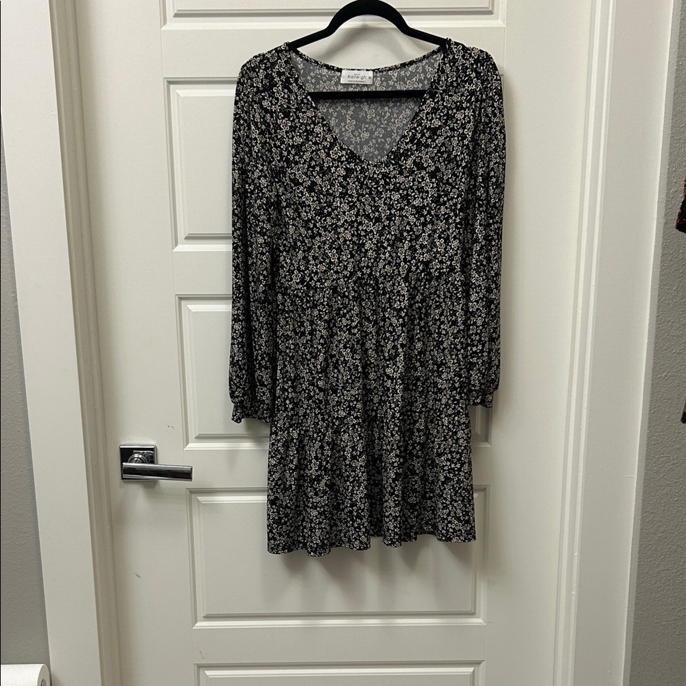 Kaileigh Black and White Floral Long Sleeve Dress